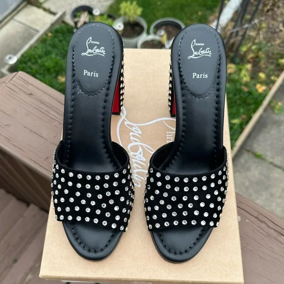 ✨HOST PICK✨ *NEW* CHRISTIAN LOUBOUTIN HEELS (IT 40) - Picture 4 of 14